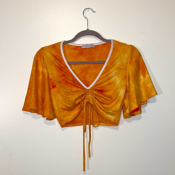 Anne's Apparel Tops - Anne's Apparel V-Neck Scrunched Crop Top
